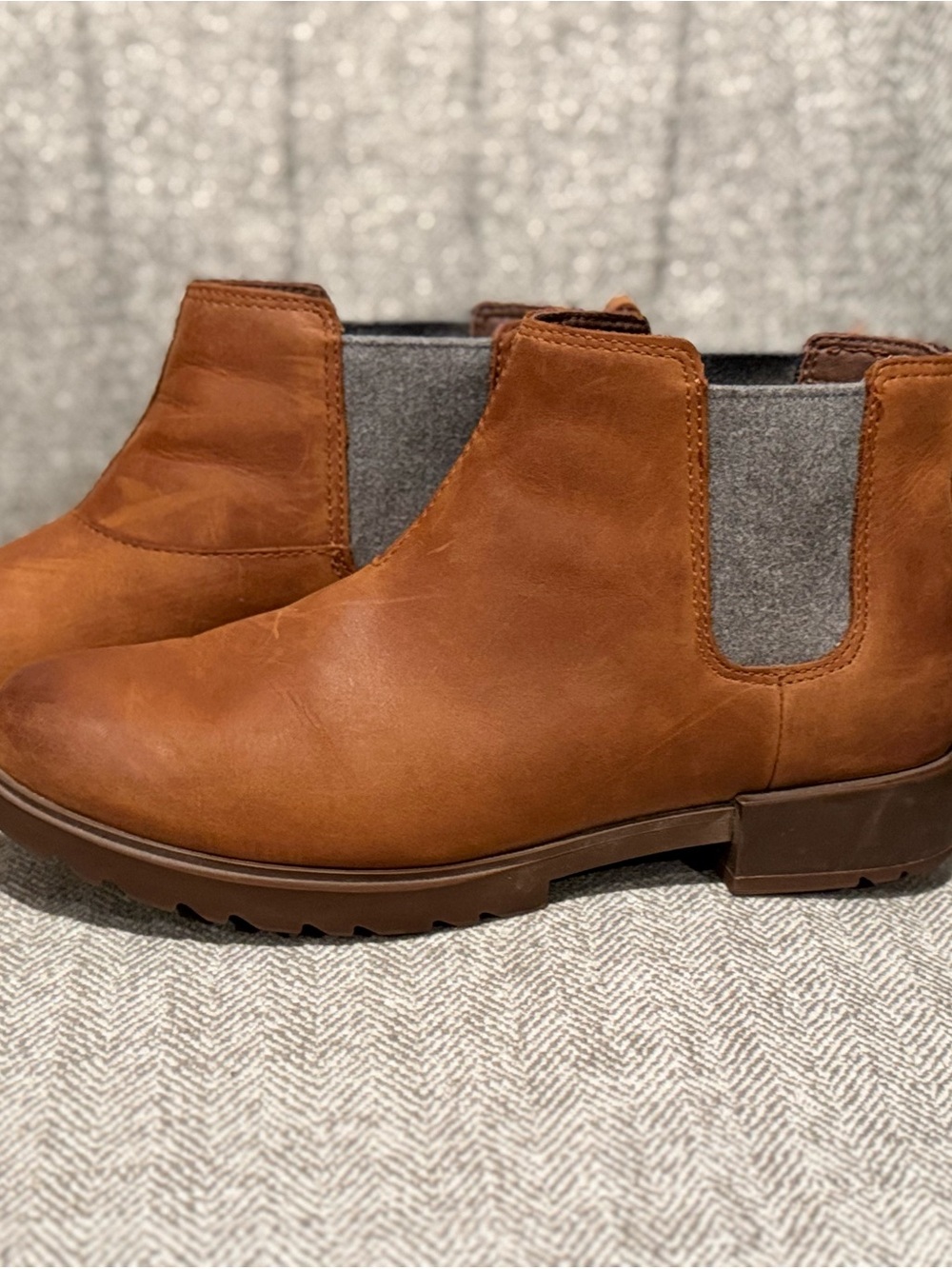 Sorel Chelsea Ankle Boots in Chestnut and Gray Elastic